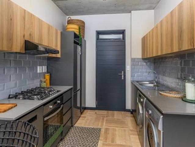 2 Bedroom Apartment in Waterfall
