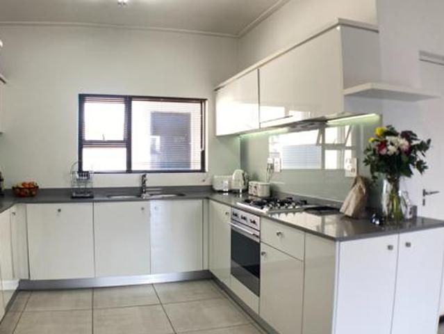 2 Bedroom Apartment in Waterfall