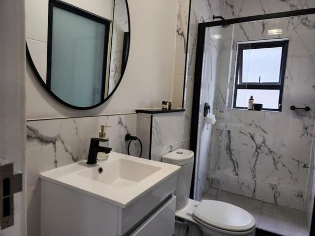 2 Bedroom Apartment in Waterfall