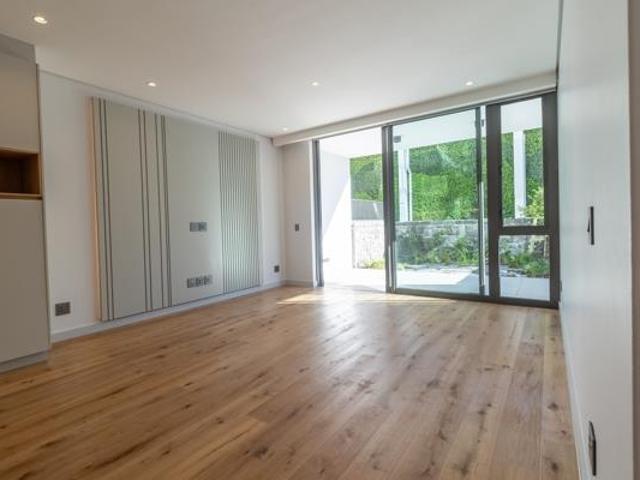 2 Bedroom Apartment in Waterfront