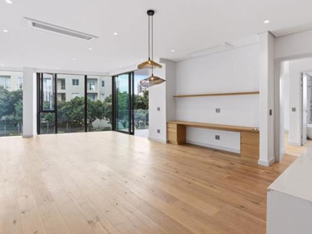 2 Bedroom Apartment in Waterfront