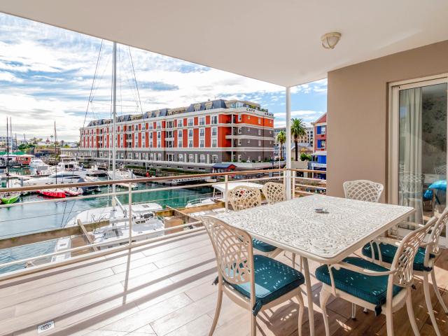 2 Bedroom Apartment in Waterfront