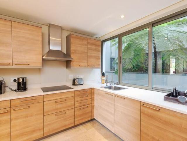 2 Bedroom Apartment in Waterfront