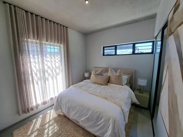2 Bedroom Apartment in Waterkloof