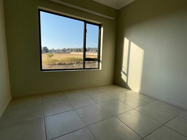 2 Bedroom Apartment in Waterkloof Ridge