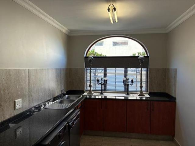 2 Bedroom Apartment in Waterkloof Ridge