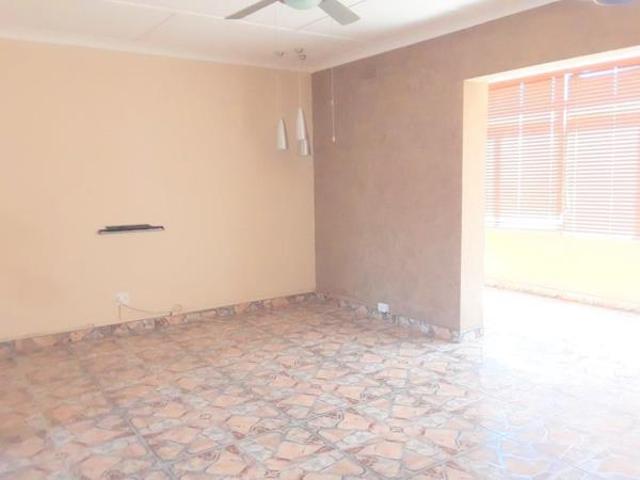 2 Bedroom Apartment in Waters Edge AH