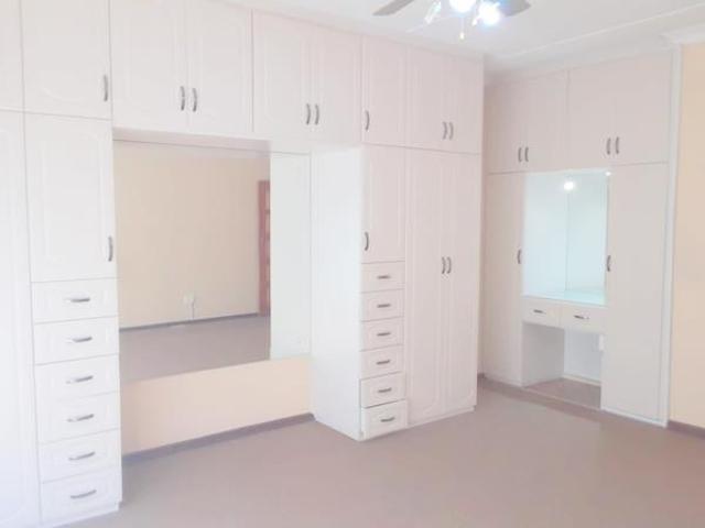 2 Bedroom Apartment in Waters Edge AH
