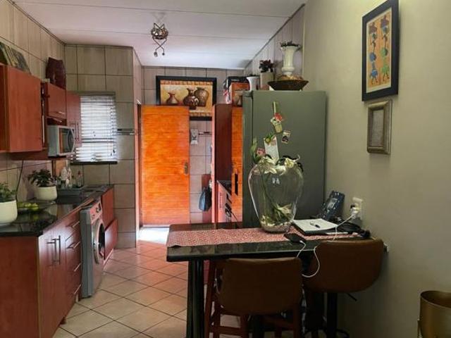 2 Bedroom Apartment in Waterval East