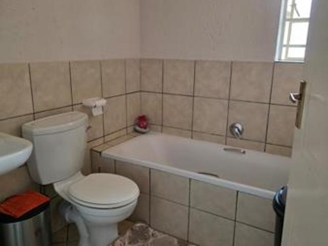 2 Bedroom Apartment in Waterval East