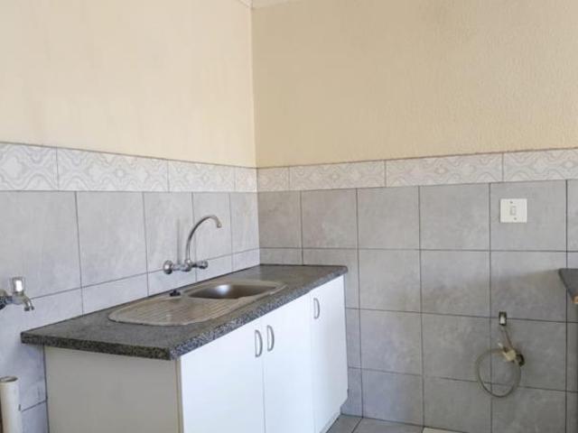2 Bedroom Apartment in Weltevreden Park