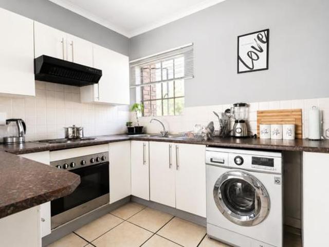 2 Bedroom Apartment in Weltevreden Park