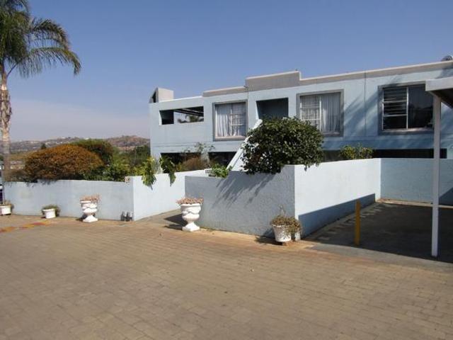 2 Bedroom Apartment in Weltevreden Park