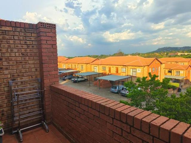 2 Bedroom Apartment in Weltevreden Park