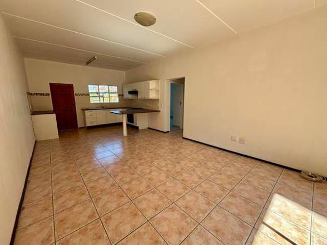 2 Bedroom Apartment in Weltevreden Park