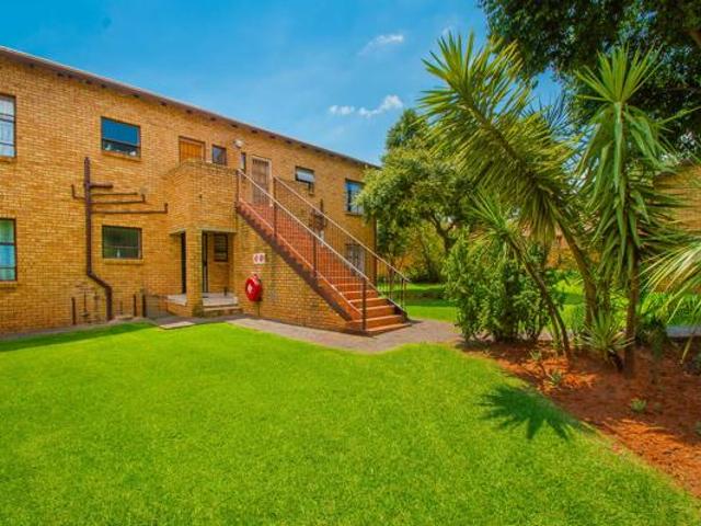 2 Bedroom Apartment in Weltevreden Park