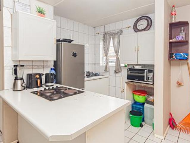 2 Bedroom Apartment in Weltevreden Park