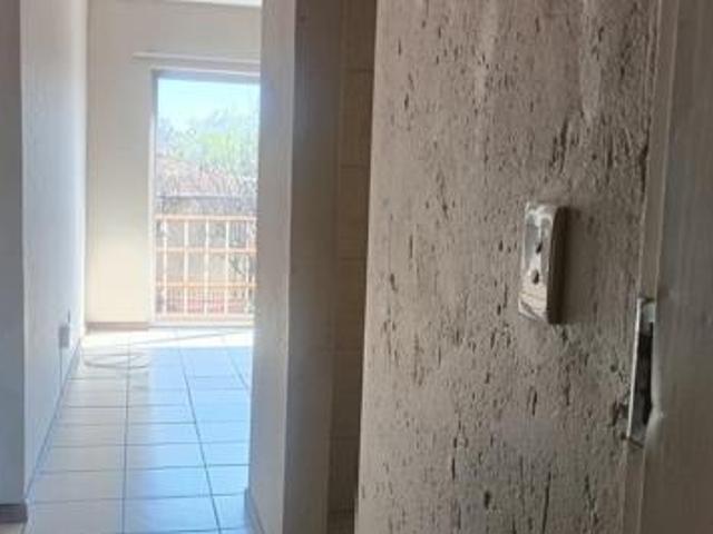 2 Bedroom Apartment in Weltevreden Park