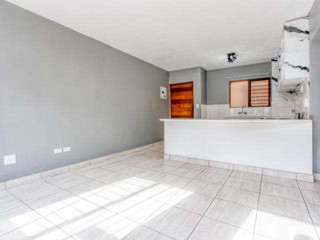 2 Bedroom Apartment in Weltevreden Park