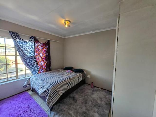 2 Bedroom Apartment in Weltevreden Park