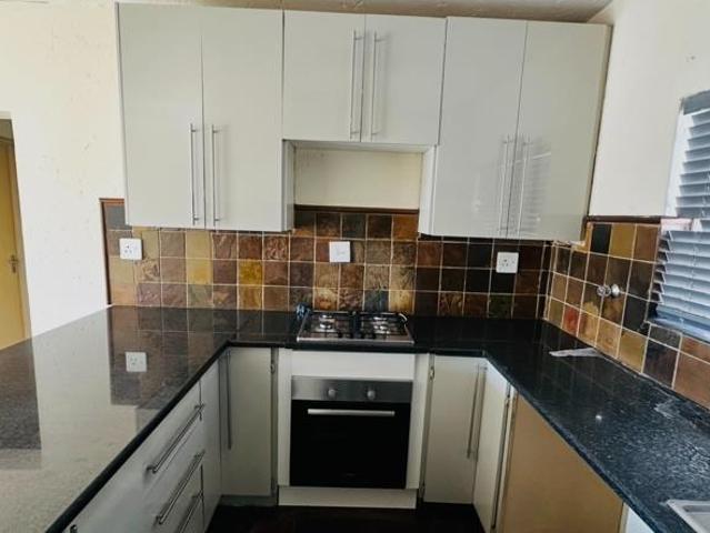 2 Bedroom Apartment in Weltevreden Park