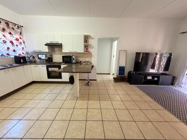2 Bedroom Apartment in Weltevreden Park