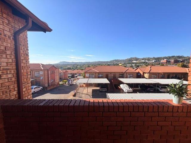 2 Bedroom Apartment in Weltevreden Park