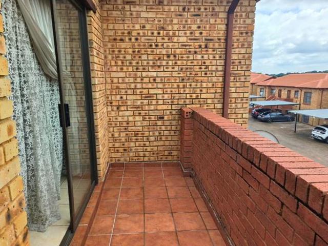 2 Bedroom Apartment in Weltevreden Park
