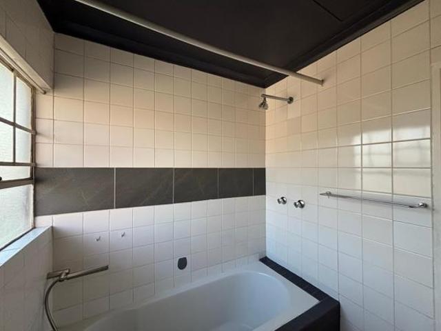 2 Bedroom Apartment in Weltevreden Park