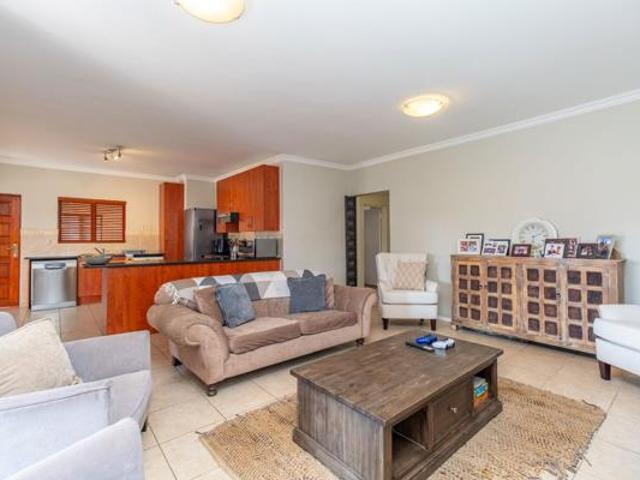 2 Bedroom Apartment in Weltevreden Park
