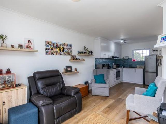 2 Bedroom Apartment in West Beach