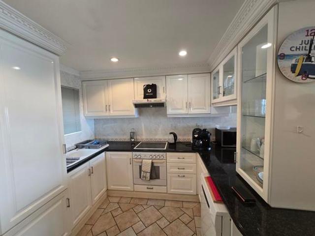 2 Bedroom Apartment in Westbrook