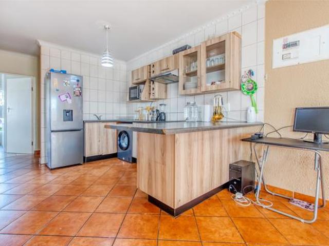 2 Bedroom Apartment in Wilgeheuwel