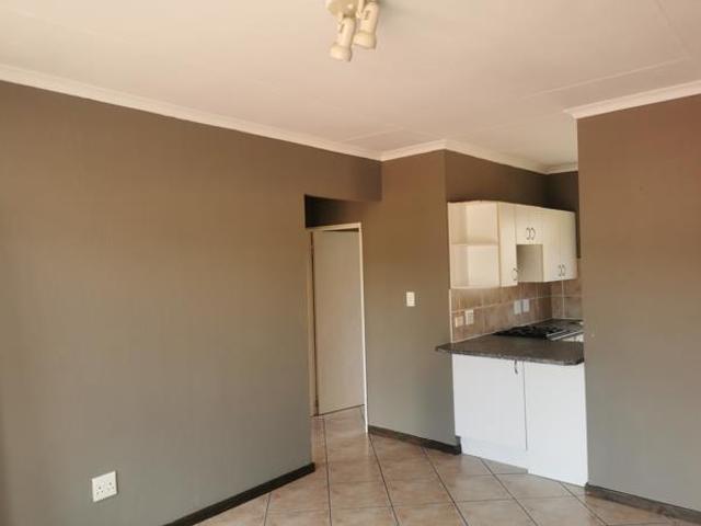 2 Bedroom Apartment in Wilgeheuwel