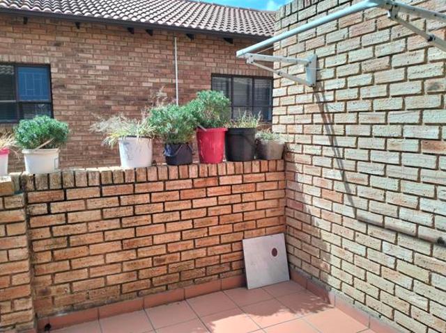 2 Bedroom Apartment in Wilgeheuwel