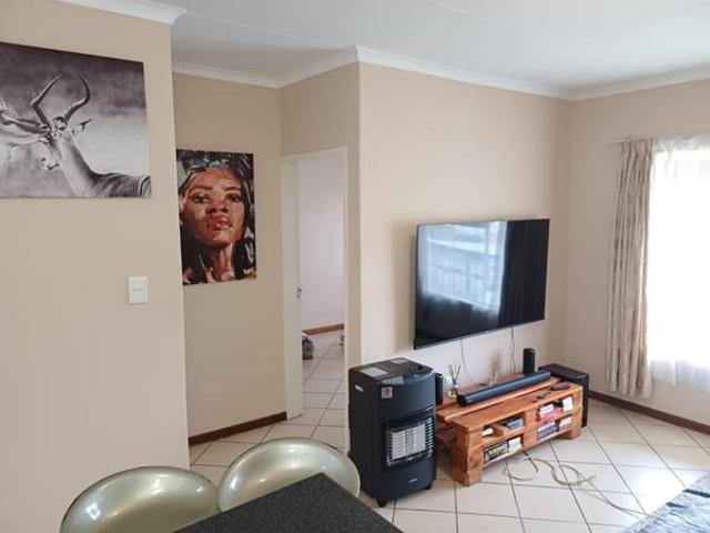 2 Bedroom Apartment in Wilgeheuwel