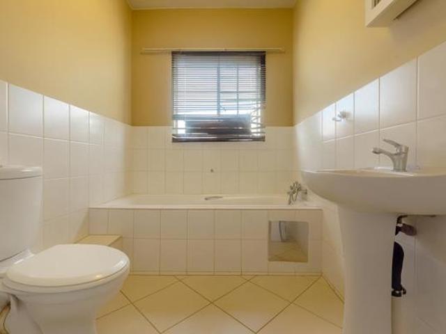 2 Bedroom Apartment in Wilgeheuwel
