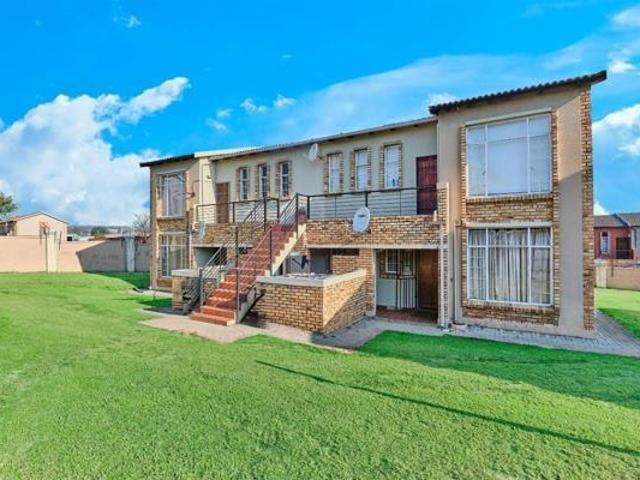 2 Bedroom Apartment in Wilgeheuwel