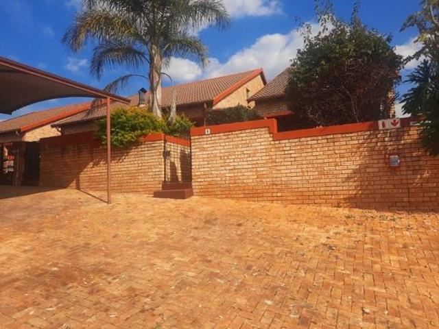 2 Bedroom Apartment in Wilgeheuwel