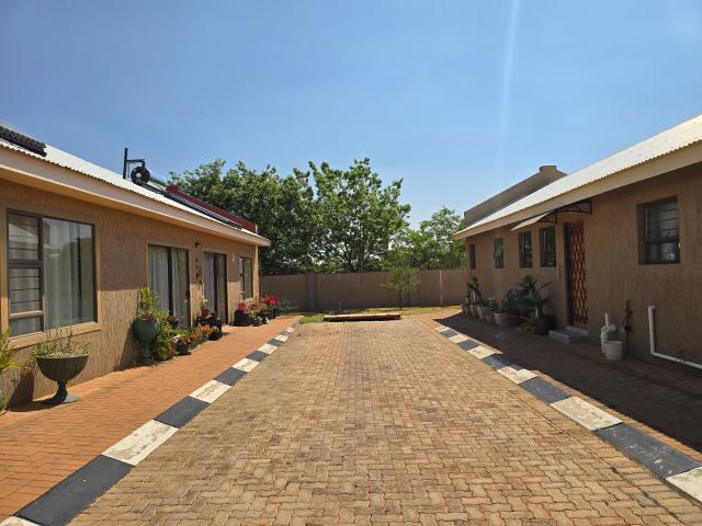 2 Bedroom Apartment in Wilkoppies