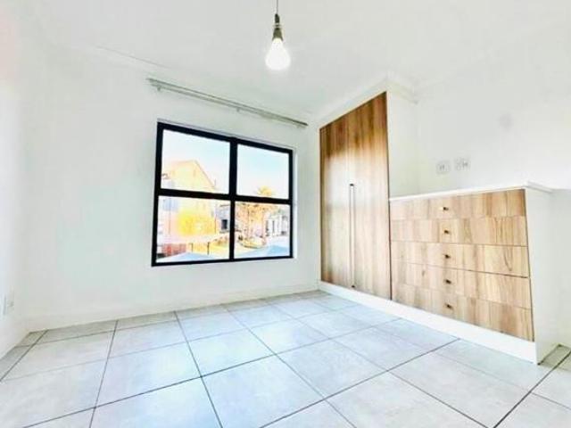 2 Bedroom Apartment in Willow Park Manor