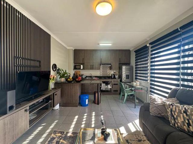 2 Bedroom Apartment in Willow Park Manor