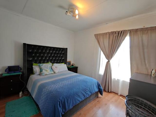 2 Bedroom Apartment in Willowbrook