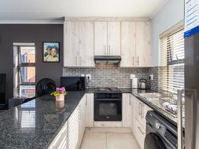 2 Bedroom Apartment in Windsor Park Estate