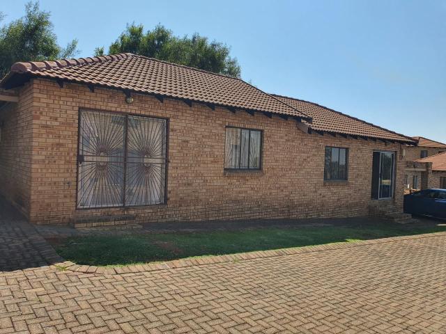 2 Bedroom Apartment in Witpoortjie
