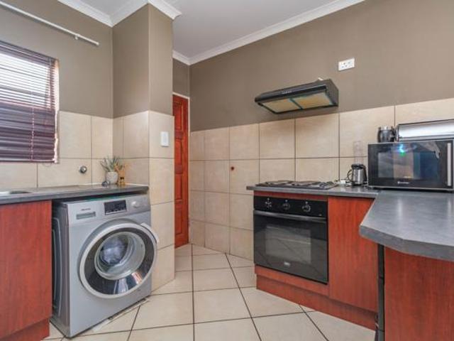 2 Bedroom Apartment in Witpoortjie