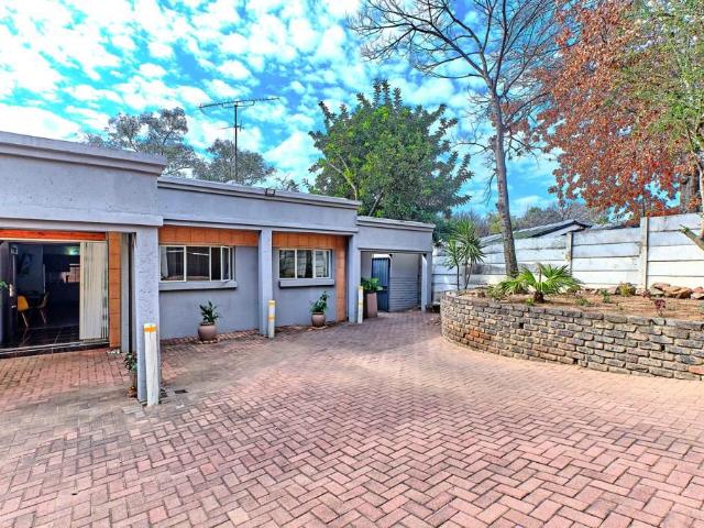 2 Bedroom Apartment in Woodmead