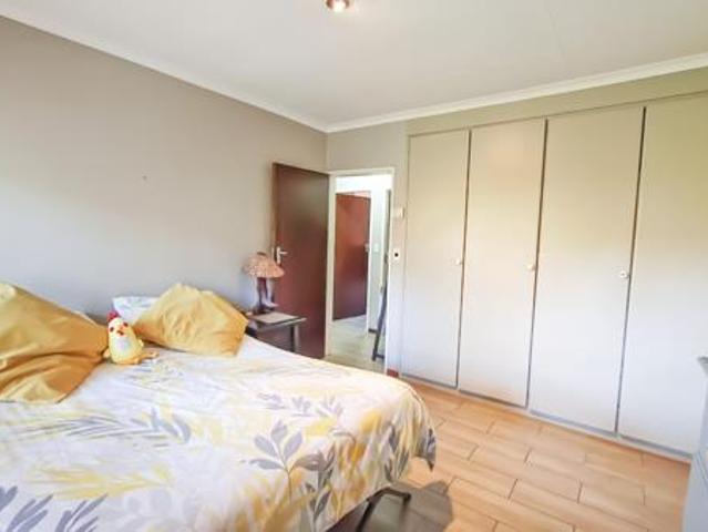 2 Bedroom Apartment in Zwartkop