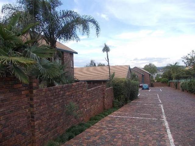 2 Bedroom Apartment in Zwartkop
