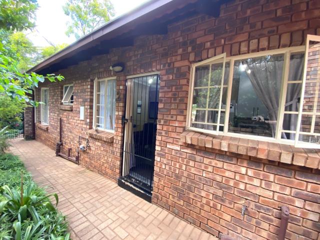 2 Bedroom Apartment in Zwartkop